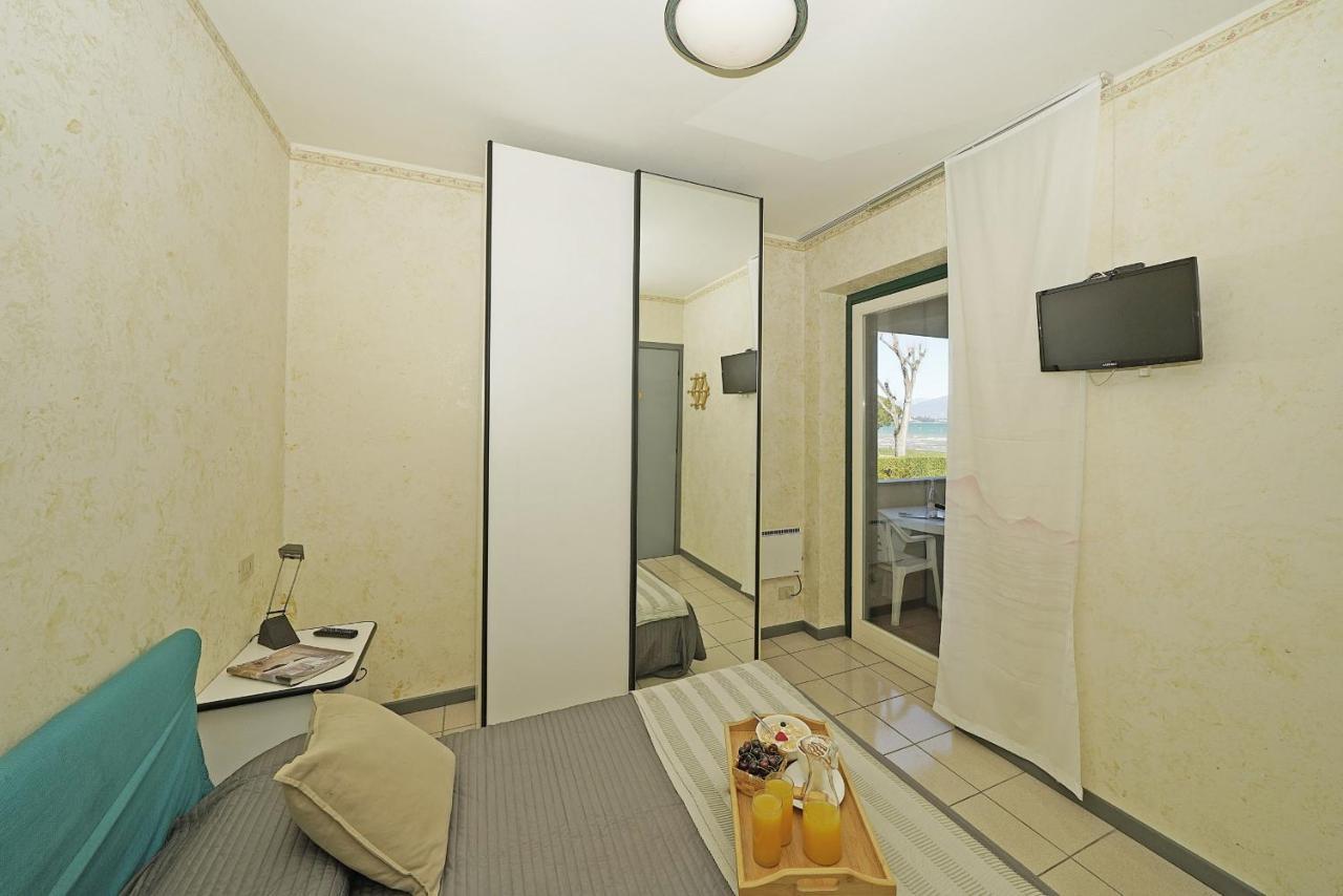 Apartamento Il Porticciolo P1-12 By Wonderful Italy Sirmione Exterior foto